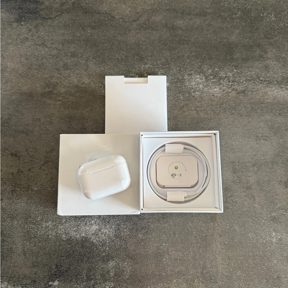 Wireless Earbuds with Charging Case - White